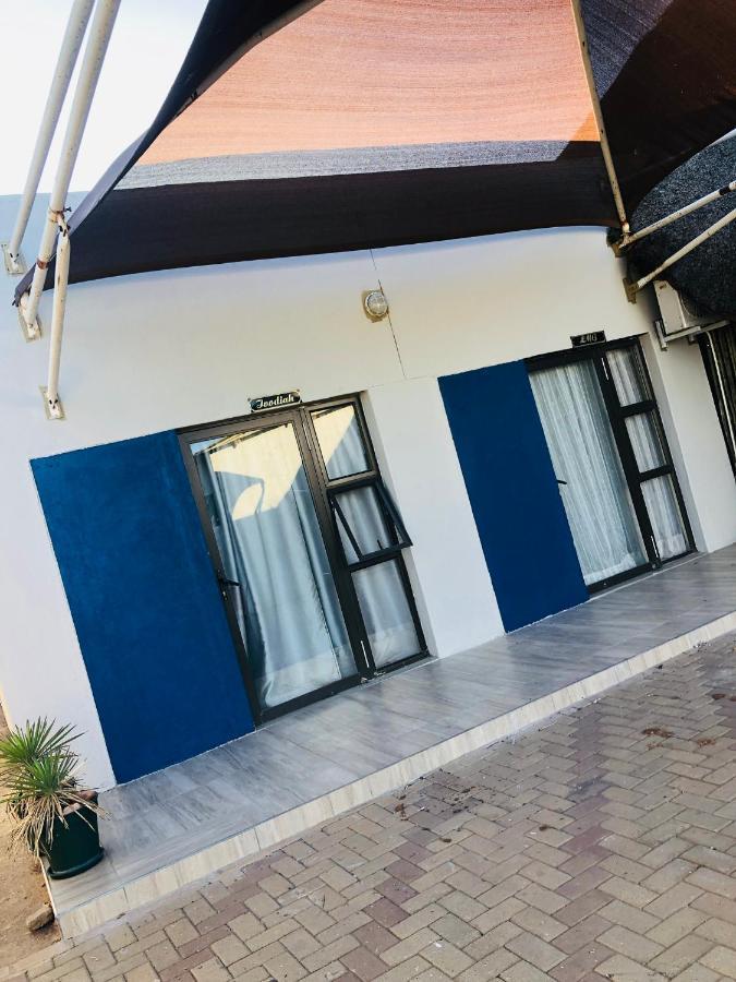 Mo-Nize Villa Guesthouse Otjiwarongo Zewnętrze zdjęcie