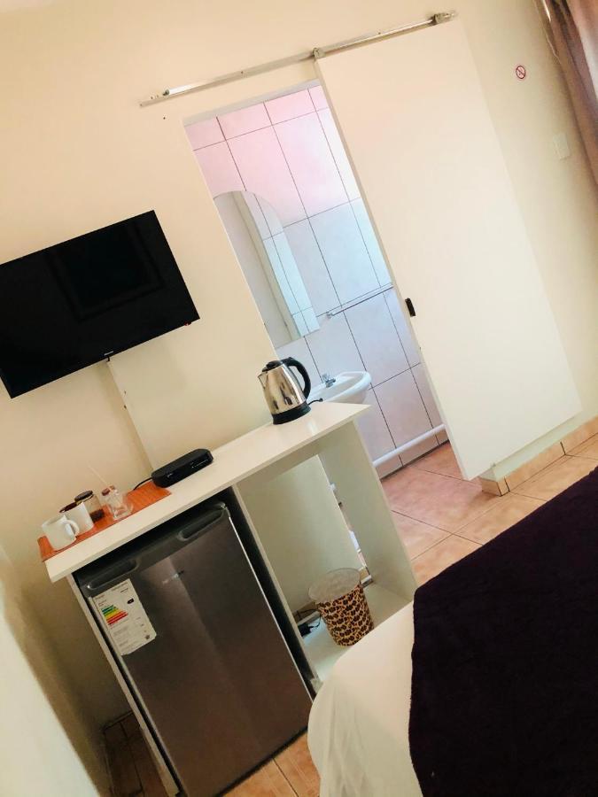 Mo-Nize Villa Guesthouse Otjiwarongo Zewnętrze zdjęcie